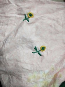 ​如何在衣服枕头或其它布料简单的绣花，既简单又好看。慢动作教程