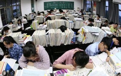 ​十年寒窗苦读能改变命运吗？大家看看我的见解对不对欢迎大家评论