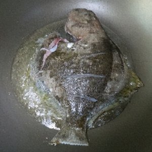 ​分享一道美容又好吃的红烧多宝鱼，营养丰富，口感爽滑又鲜美