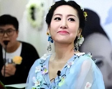 ​2016年，北京35岁绝症女子为自己办葬礼，丈夫深情全场泪崩