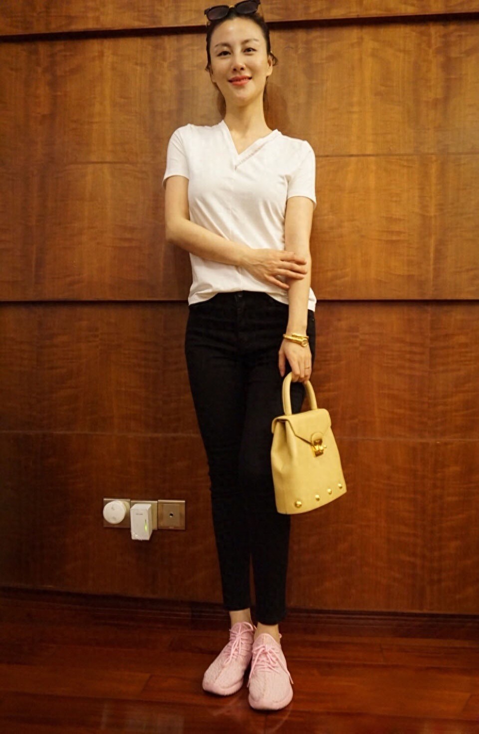 江易珈在电视剧《最美的时光》有着出色的表演,女强人角色受认可