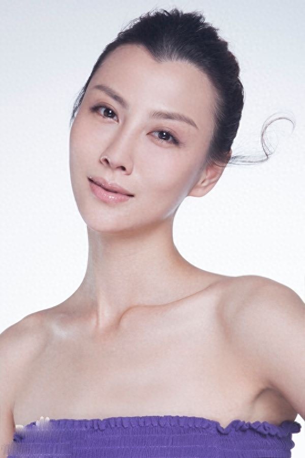 江易珈在电视剧《最美的时光》有着出色的表演,女强人角色受认可