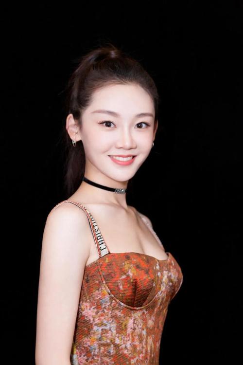 苗苗图片个人资料,郑恺老婆苗苗照片,本文共(1388字) 苗苗图片个人资料,郑恺老婆苗苗照片,本文共(1388字)