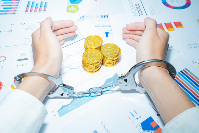 为何范冰冰,郑爽等艺人在逃税被抓补交巨额罚款后却未被判刑?