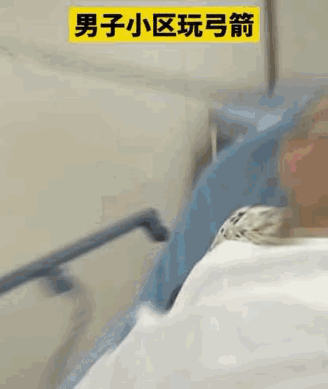 士兵被弓箭射穿腹部（陕西一女子竟被弓箭射穿脸部）(2)