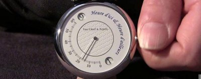 ​梵克雅宝是电子表还是机械表（梵克雅宝机械表走时出现不走的原因）