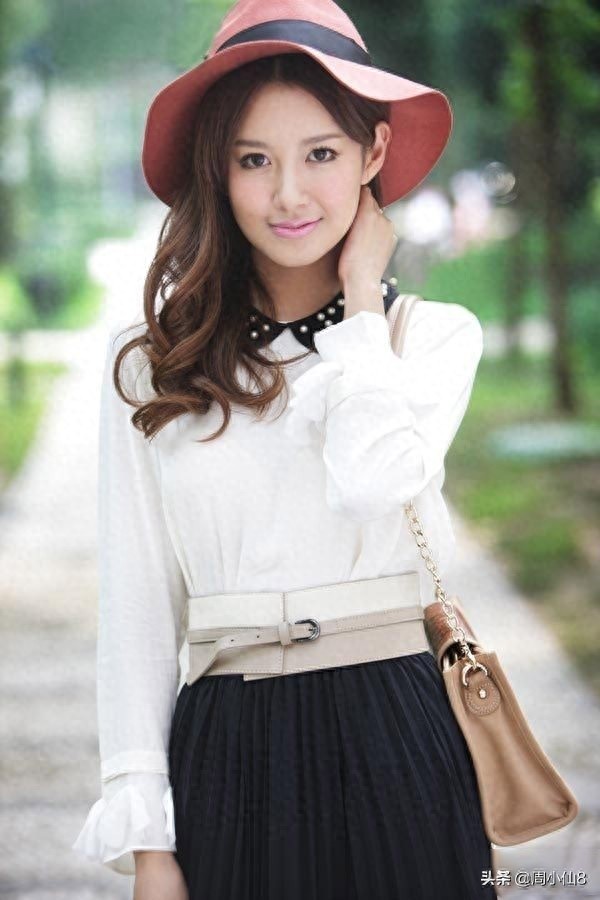 明星张子萱,娱乐圈偶像演员,外貌甜美,是具有潜力的女艺人