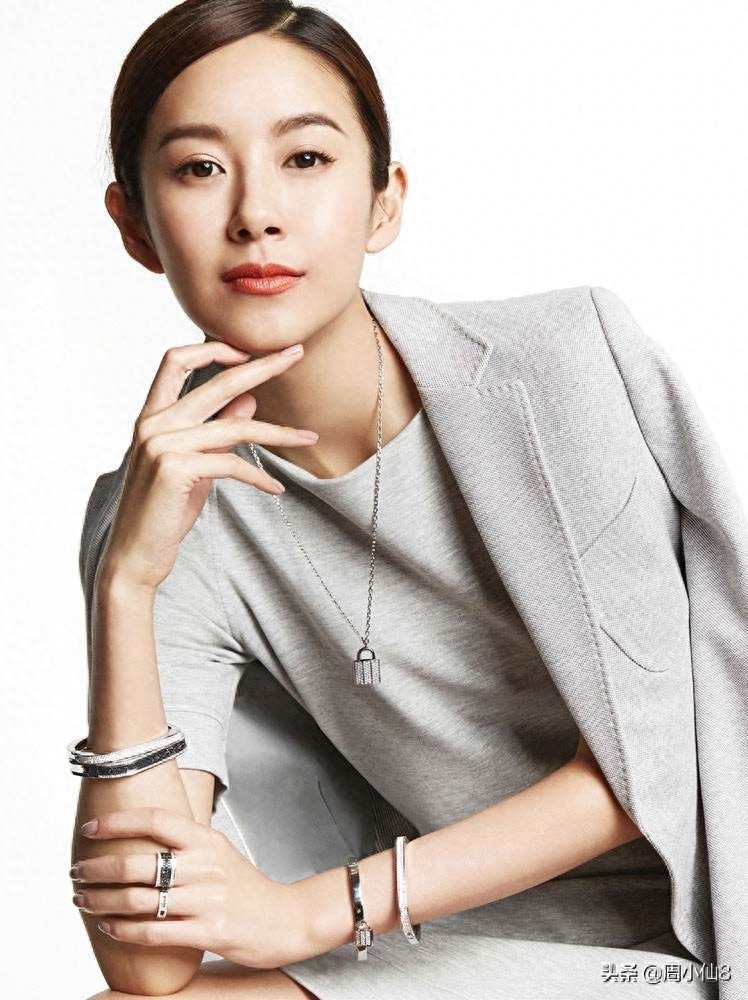 明星张子萱,娱乐圈偶像演员,外貌甜美,是具有潜力的女艺人