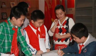 ​当年的“五道杠少年”和“不屑弟”后来如何？一个民办、一个哈佛