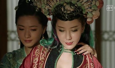 ​鲛人美女现出原形，月漓回怼：杀鱼就得开膛破肚，海上牧云记曝光