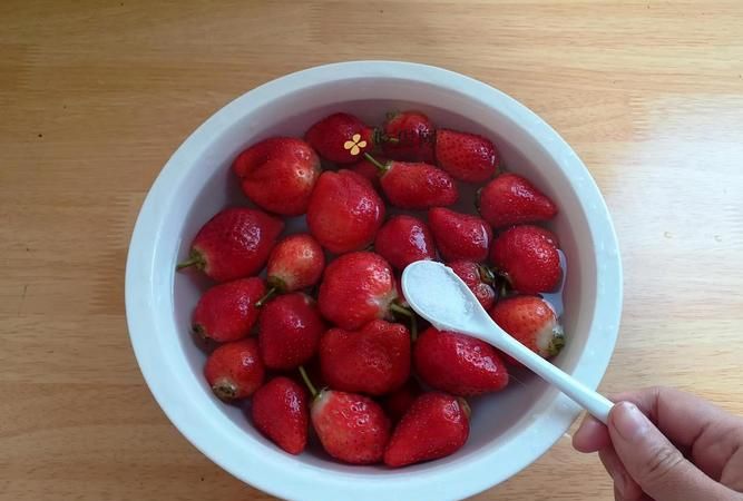 怎样正确清洗草莓(没有草莓蒂)