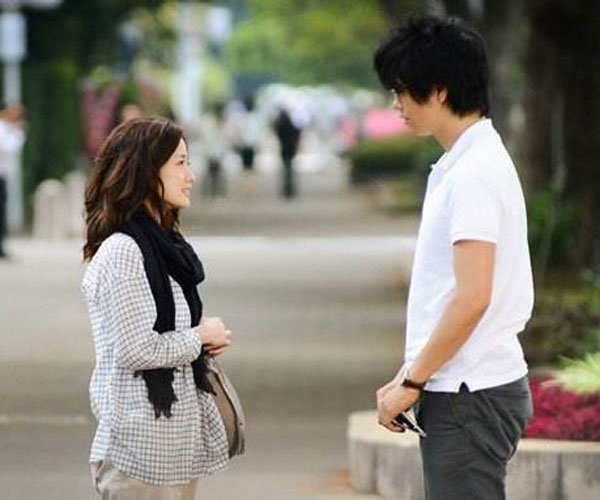 好朋友变恋人的尴尬期 近水楼台先得月太合适了