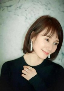 ​袁泉：文艺女神跨界绽放，影视话剧音乐多栖才华闪耀