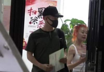 ​曹云金唐菀离婚，男方曾被曝在老婆哺乳期出轨