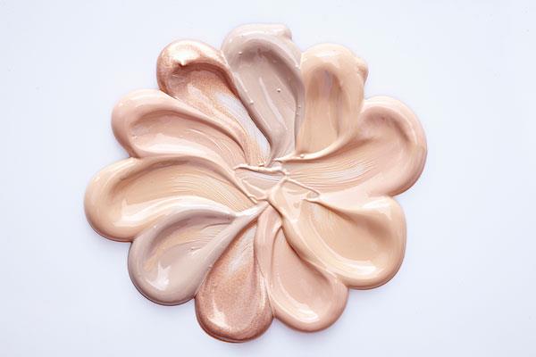 粉底液和隔离霜的区别 隔离霜和粉底液的区别