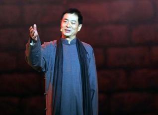 濮存昕年轻时有多帅（六位老戏骨成亮点）(4)