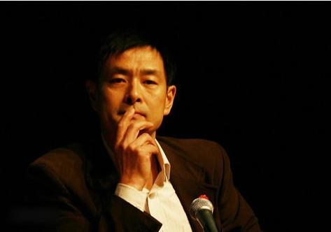 濮存昕年轻时有多帅（六位老戏骨成亮点）(8)