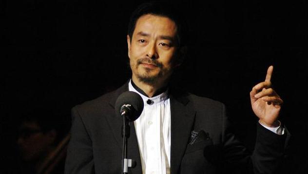 濮存昕年轻时有多帅（六位老戏骨成亮点）(3)