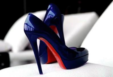 鞋子小了怎么能撑大点 鞋子小了一码撑大妙招