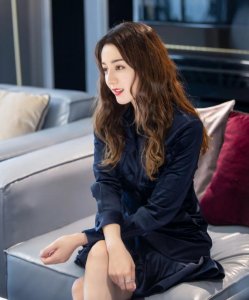 ​「推文·娱乐圈」豪门千金隐藏身份闯荡娱乐圈