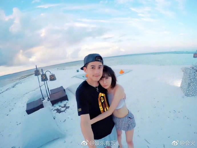 苏醒有女友了？两人亲密照被晒出，女友颜美身材靓