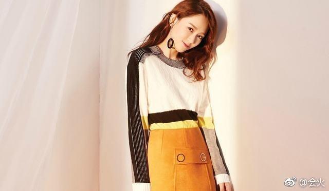 苏醒有女友了？两人亲密照被晒出，女友颜美身材靓