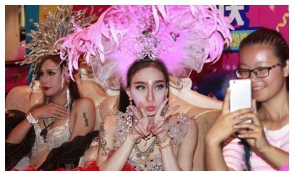 泰国“人妖”寿命大多仅50年，为啥还那么多？寺庙和尚说出答案