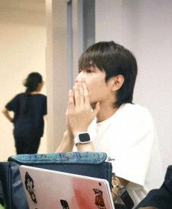 ​林更新35岁逆生长？10万粉丝惊呼：校草竟是他！揭秘背后真相