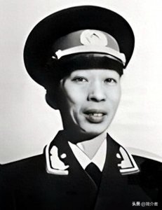 ​原成都军区政委——钟汉华