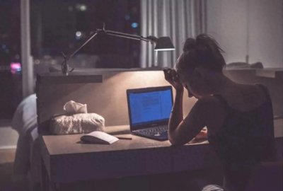 ​晚睡晚起是否算熬夜？揭开熬夜的真相