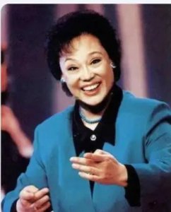 ​邓玉华：女高音歌唱家的传奇人生