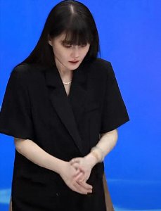 ​赵本山女儿球球因老公霸占公司宣布解散，怀孕期间遭遇家庭危机