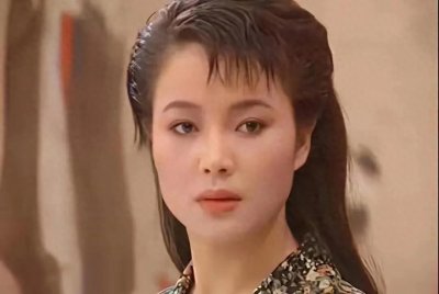 ​从话剧团到亿万富翁：于小慧的励志人生传奇