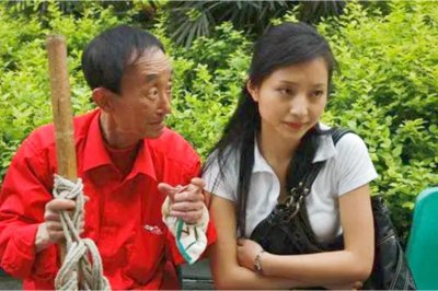 ​200万拍出巴蜀方言剧的最高峰，《山城棒棒军》为何无法超越