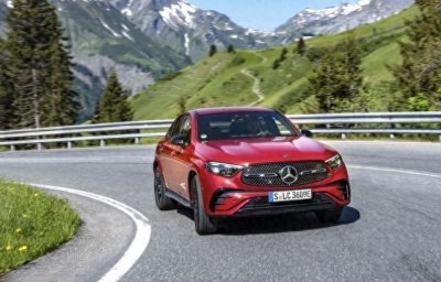 ​新车约66万元起，2025款奔驰GLC家族AMGLine发布，2.0T轻混动力