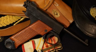 ​中国家喻户晓臭名昭著“王八盒子”南部十四年式日本鬼子手枪