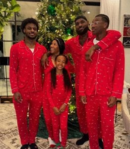 ​突飞猛进！布莱斯又长高，身高接近詹姆斯，父子3人同台值得期待