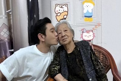 ​黄晓明宣布姥姥离世，Angelababy穿着素雅疑缅怀，被赞有情有义！