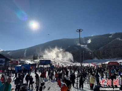 ​第30届吉林雾凇冰雪节开幕 热“雪”迎客彰显国际范