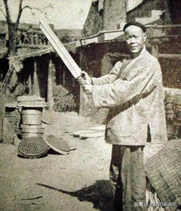 ​直击清末刑场，图1是刽子手，图3正在吃上路饭，图4是枭首示众