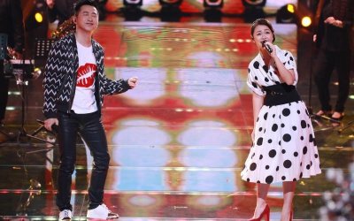 ​《中国新歌声2》 董姿彦击败卓猷燕唱进总决赛