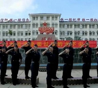 ​军装实用性与美观的平衡：提升战斗力和体现军人气质