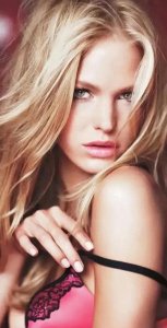 ​时尚界的巨星艾琳·希瑟顿:前卫大胆身材火辣，你可知她的魅力非凡