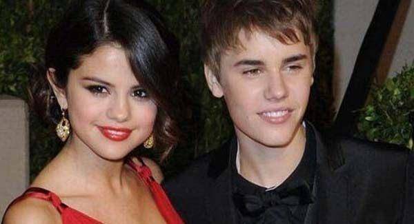 活久见!赛琳娜与比伯妻子海莉亲密贴脸合影