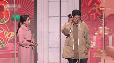 ​于震：二婚娶小13岁娇妻，婚后连生三胎，如今一家五口其乐融融