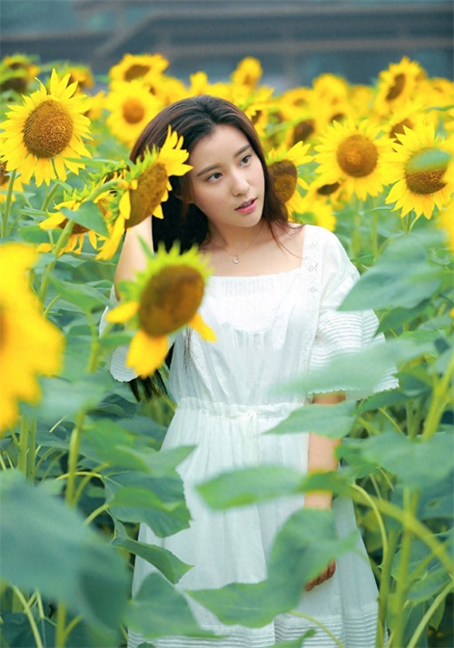 有“北电最美女生”之称的鲍天琦像是一张白纸，可塑性很强