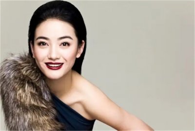 ​《潜伏》中晚秋扮演者为何突然销声匿迹？惨遭封杀还是另有隐情？