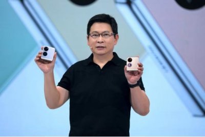 ​刚刚，华为新款折叠屏手机来了！比去年便宜多了