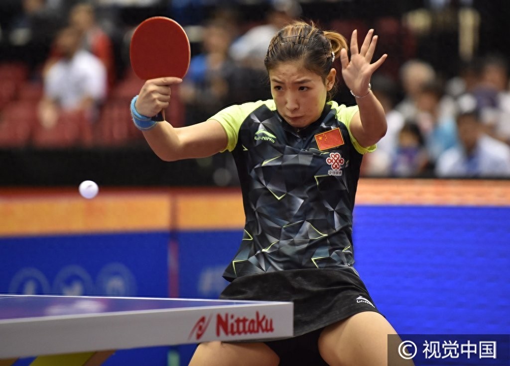 日乒赛女单决赛 刘诗雯擒丁宁折桂