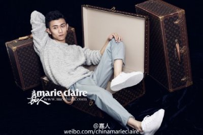 ​张一山杨紫亲密互撩 称杨紫男神遭吐槽